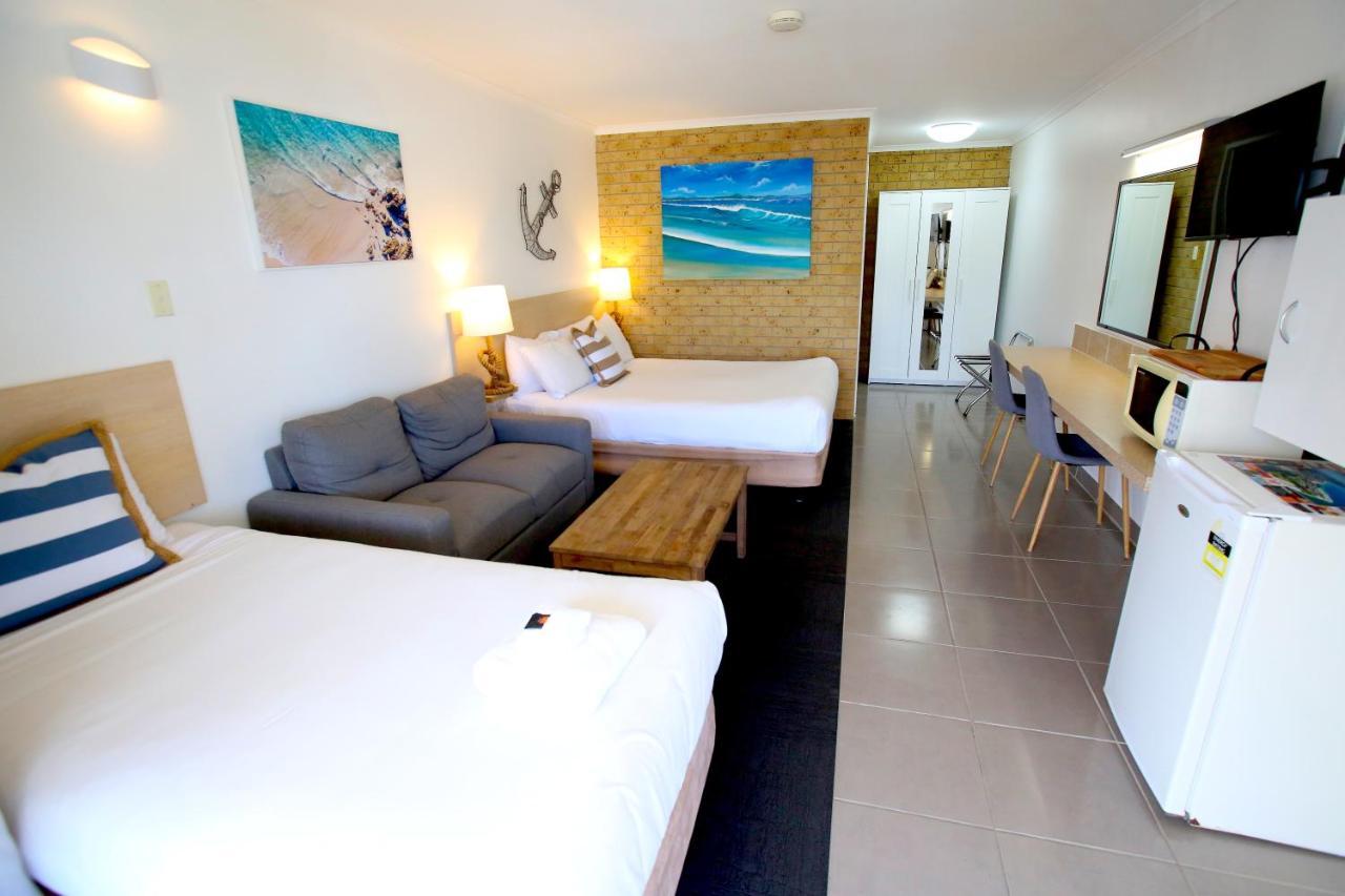Tweed Harbour Motor 3*