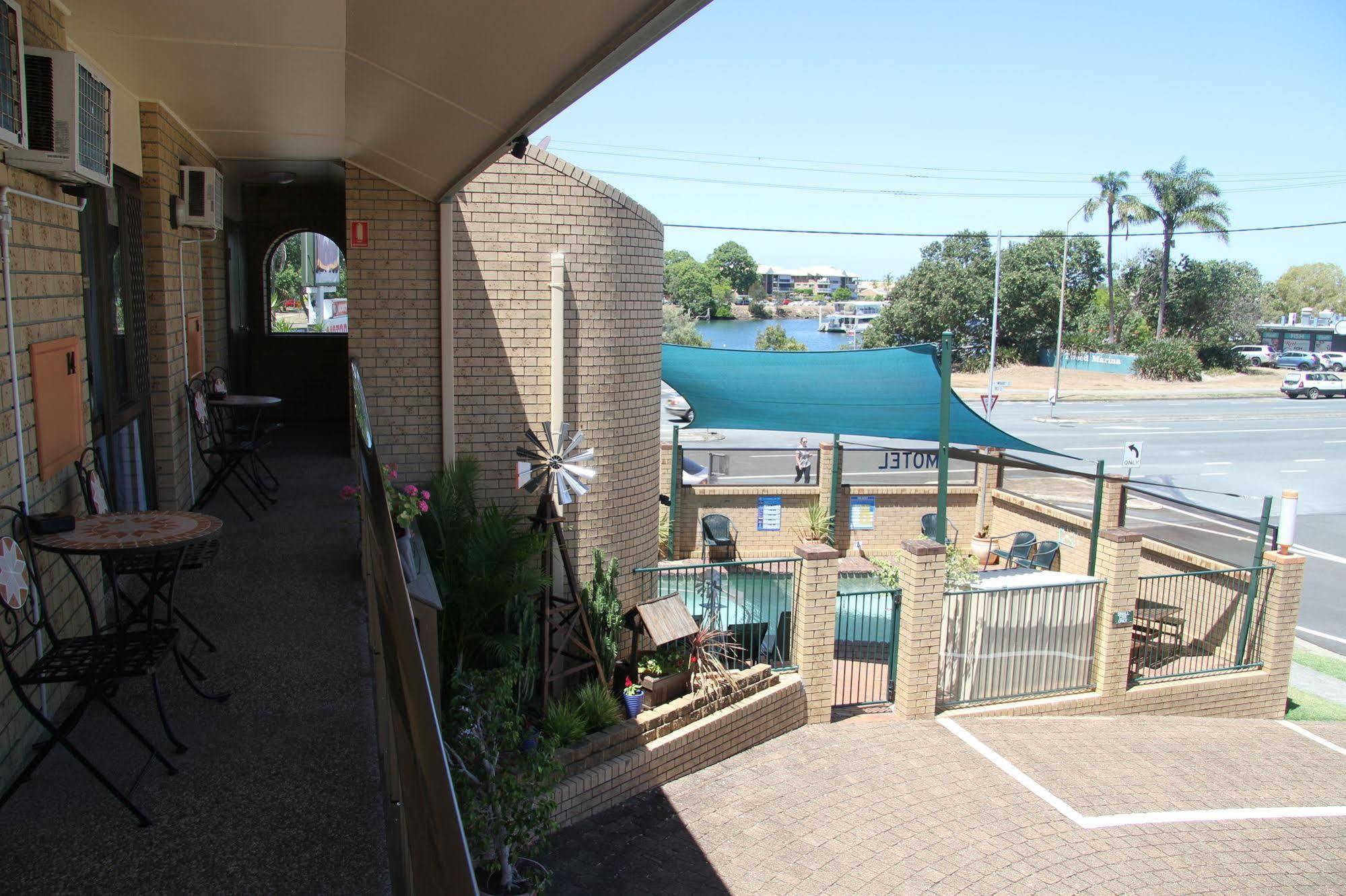 Tweed Harbour Motor Motel 3*