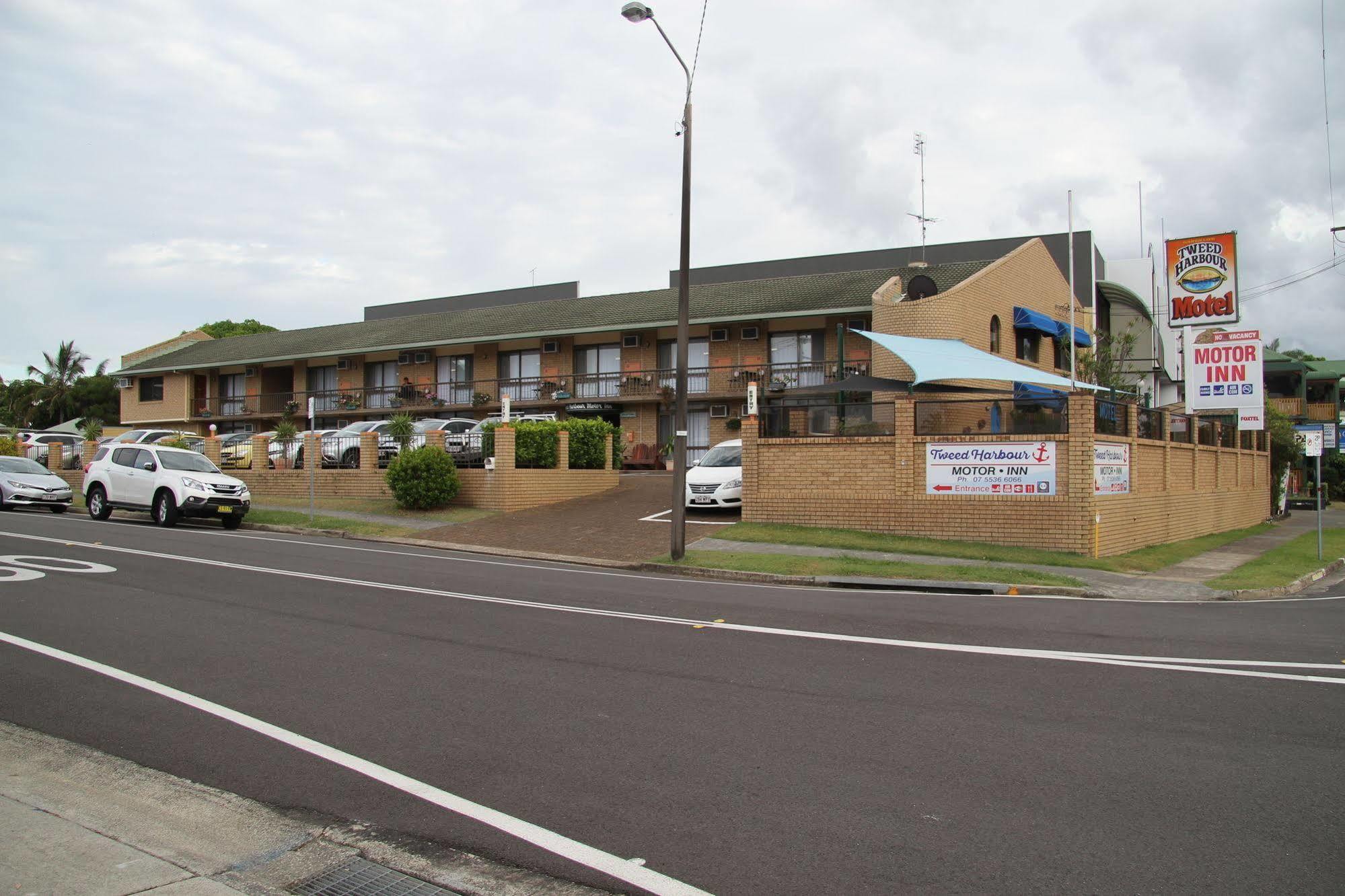 Tweed Harbour Motor 3*